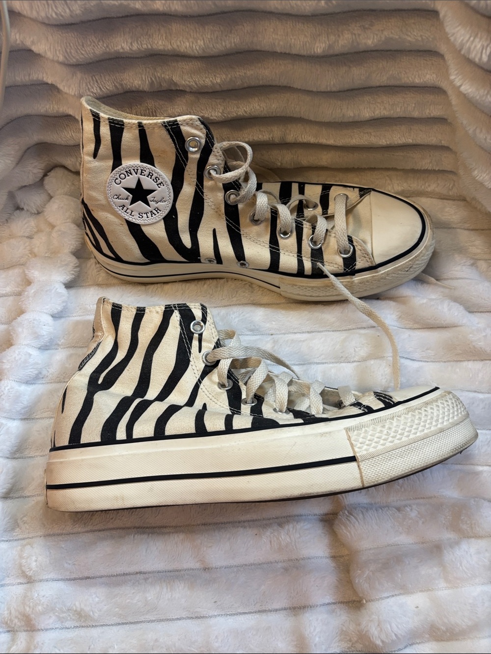 Converse High Top Sneakers - Black & White Zebra Print Mens 7 1/2 Wo’s 9 1/2 - Picture 7 of 9